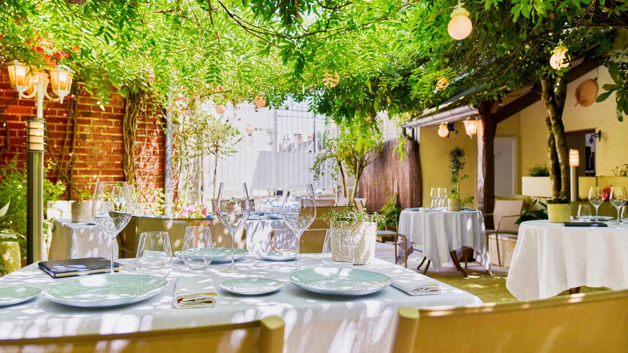 Logis Hotels Restaurant La Mere Hamard Semblancay Exterior photo